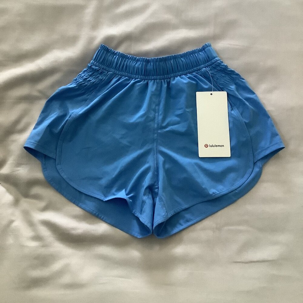 NWT WOMENS LULULEMON XXXS SKY BLUE SHORTS